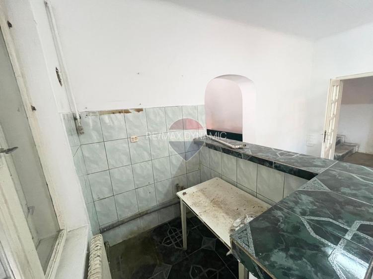 Casă cu 3 camere de vânzare în zona centrala comison 0% + garaj - 21
