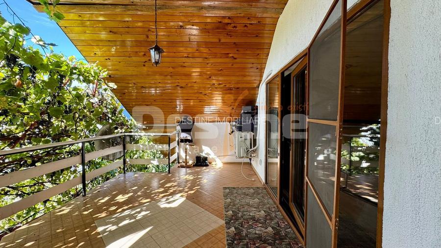 Casa spatioasa cu teren de 800 mp, Muntenii de Jos - 5 camere - 28