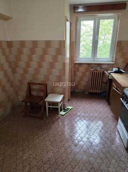 Propietar Vand apartament 3 Camere, Decomandate, Baie cu geam, 64m2 , Mazepa  - 9