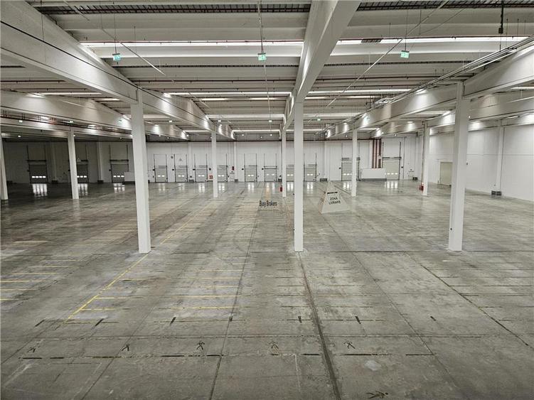 Spatiu Industrial - 5000 mp - Logistica - Depozitare - Distributie