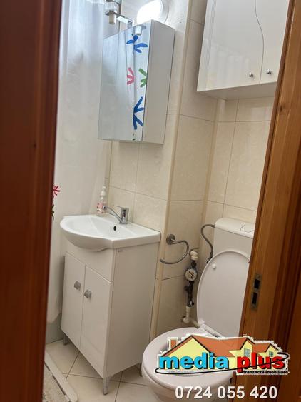 Apartament 3 camere decomandat Micro 17 – mobilat și utilat.