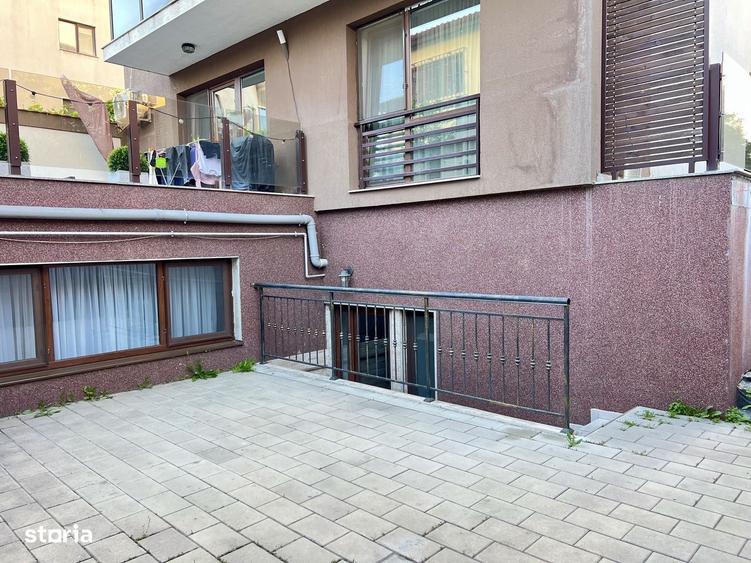 Apartament 3 camere cu curte, imobil nou
