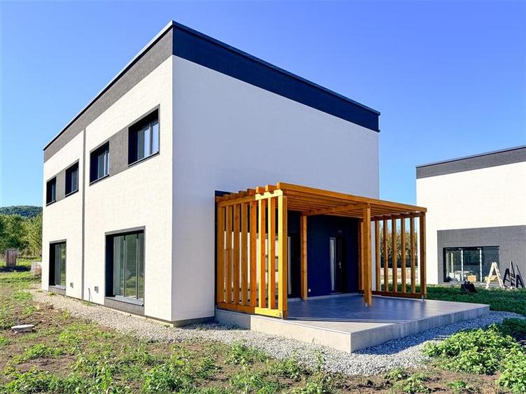 Spatiul unei case tip duplex, confortul unui camin modern, Sfantu Gheorghe, Joka