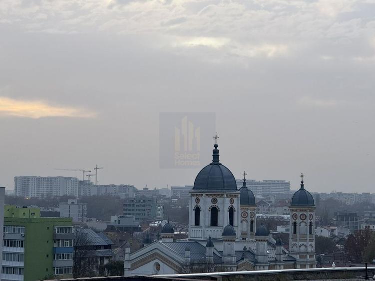 Garsoniera cu terasa de vanzare in *Piata Unirii*
