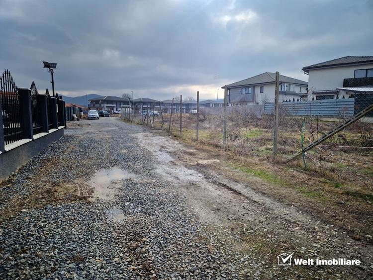Teren intravilan Floresti - 2500 mp situat intre case noi