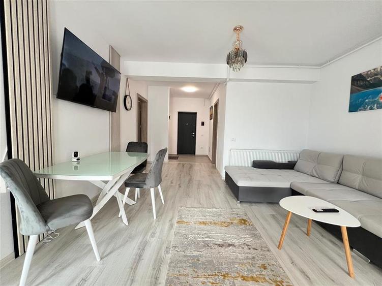 Apartament Lux prima inchiriere cu loc de parcare subteran Tractoru Coresi