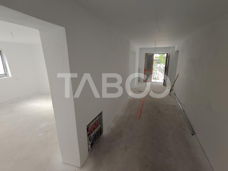 Casa spatioasa - aer curat si priveliste spre munti - teren 1203 mp
