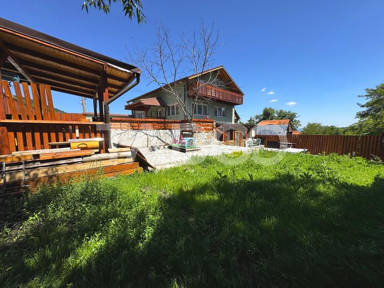 Casa de vis la munte 7 camere 5 bai ciubar teren 558 mp Rasinari Sibiu