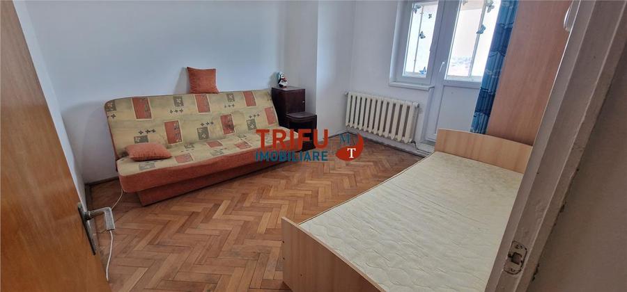 Apartament 3 camere cu scara interioara zona Centru