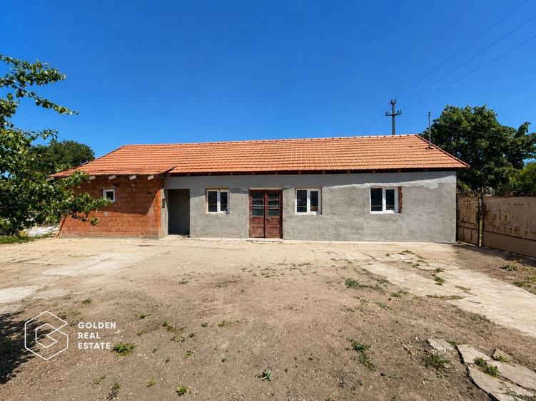 Casa cu 3 camere in Sinicolau Mic, teren 385 mp
