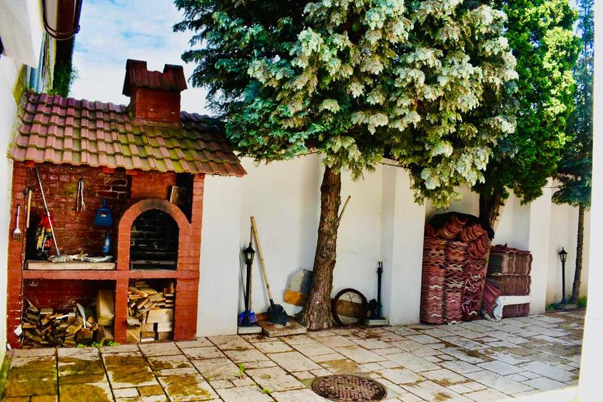 |De inchiriat Vila 9 camere|Complet mobilat si utilat