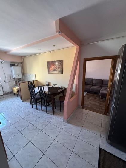 Apartament 2 camere decomandat - zona Capitol