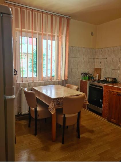 Apartament in Brezoi - 3 camere, 66,3 m² utili , parter – mobilat