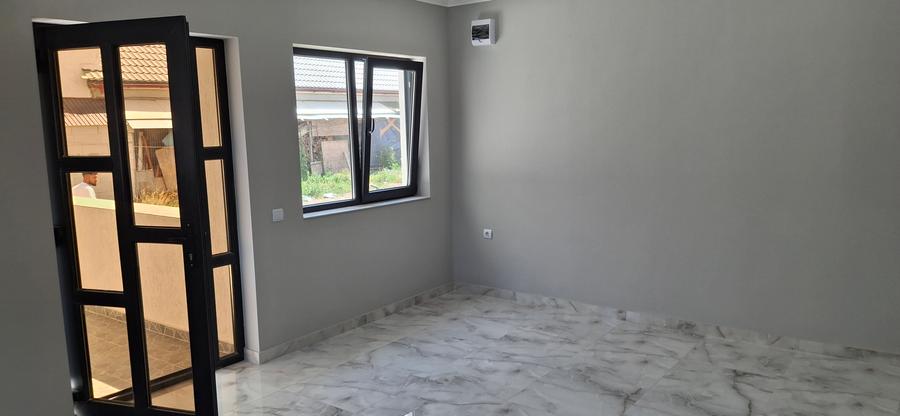 Vindem Casa in Navodari