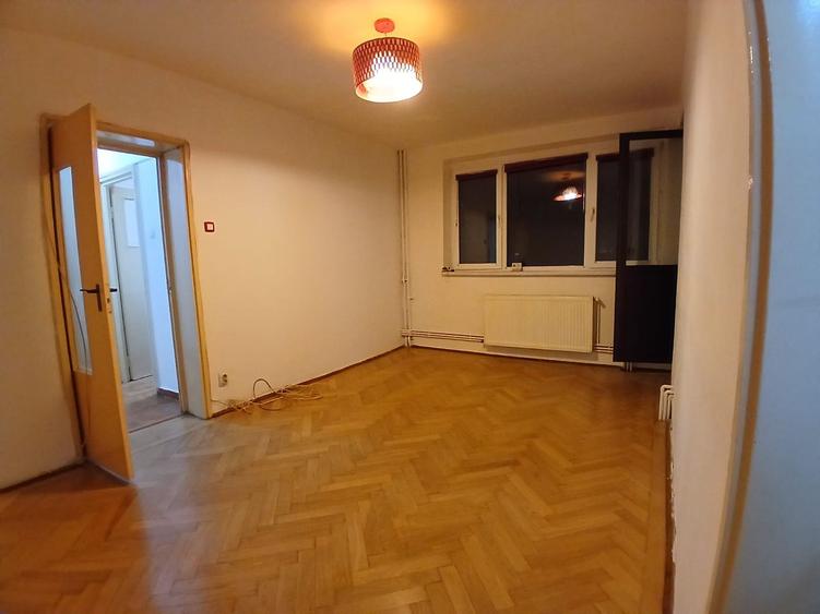 Apartameng 3 camere Crangasi -Centrala proprie