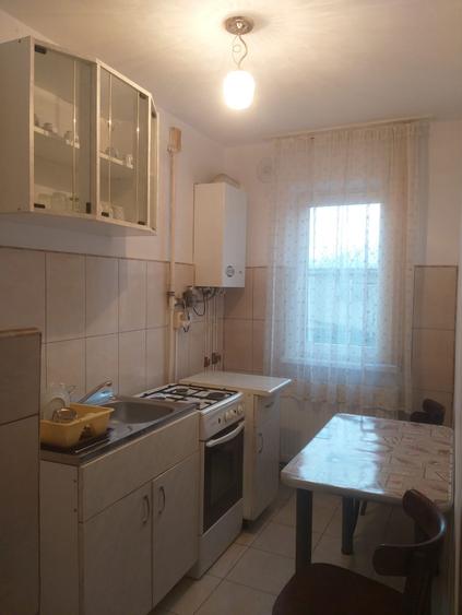 Apartament 2 cam, cartier Blocuri-Zarnesti mobilat +utilat schimb cu garsoniera