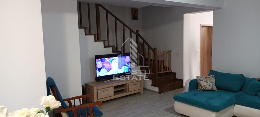 Duplex în Mosnita Noua situat în apropiere de drumul principal.