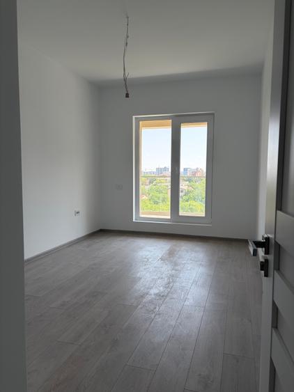 Apartament 2 camere,finalizat,mutare imediata,centrala proprie,vedere catre Lac