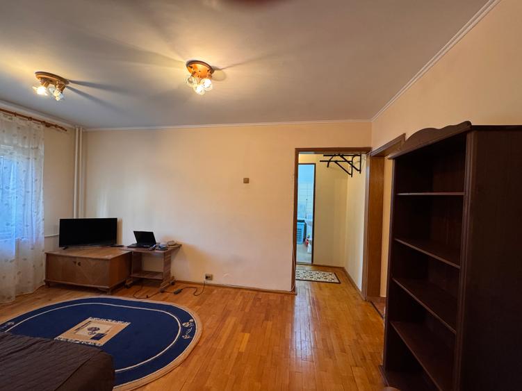 Inchiriere apartament 3 camere Str Radovanu