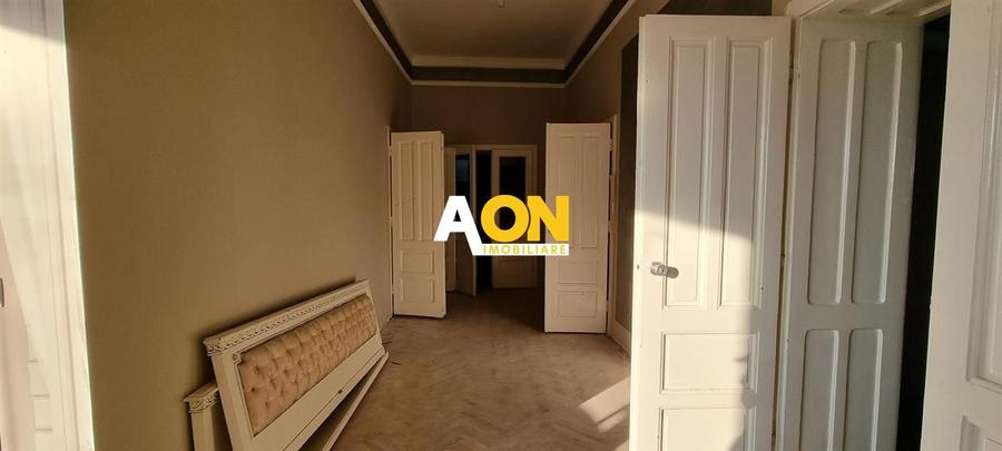 Spatiu Comercial Renovat cu Curte Interioara 7 Euro/mp