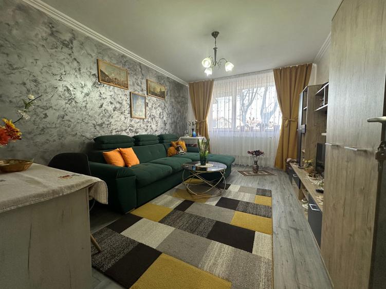 Apartament 2 camere decomandat - Zona Mioritei
