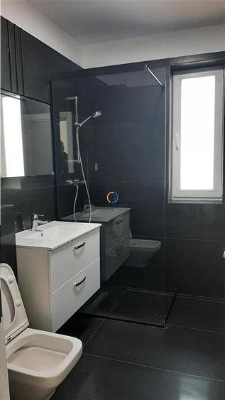 Apartament trei camere, rezidential, parter, curte proprie