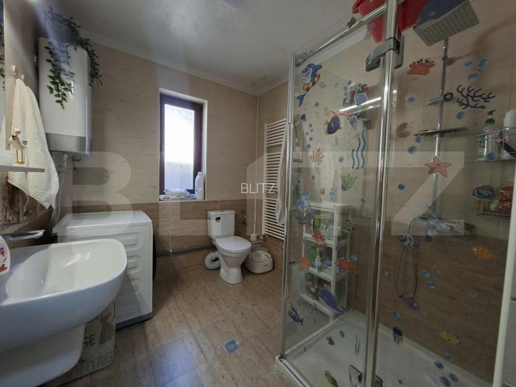 Casa 3 camere, 2 bai, 72 mp, teren 251 mp, zona Damila - 10