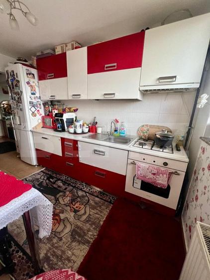 Apartament 4 camere, 100 mp, decomandat, cartier Burdujeni