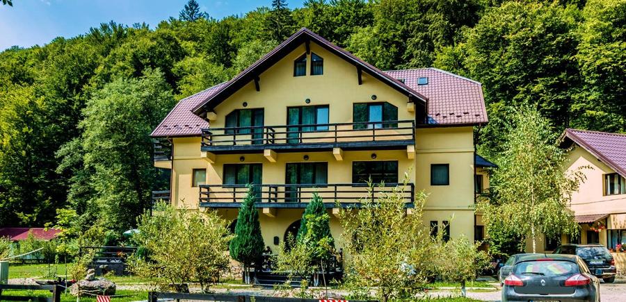 Pensiunea Turistica Cheile Cetatii - Rasnov - 690.000 euro
