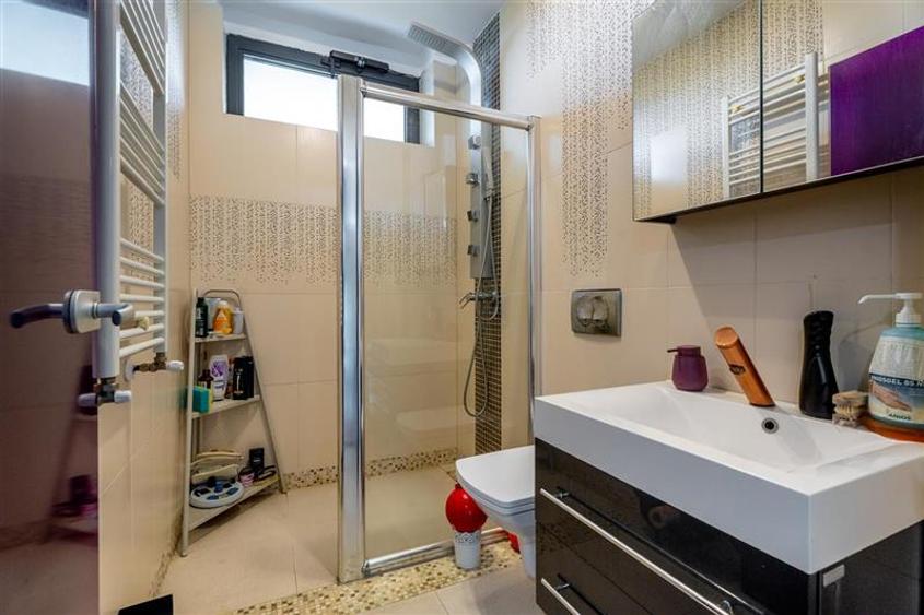 Vila PREMIUM , zona exclusivista acces privat, Bucium