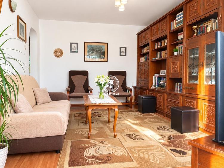 Apartament 3 camere decomandat Centru -Tg Cucu