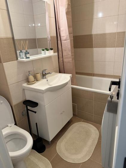 Proprietar inchiriez ap 1 cameră, 36 mp, Circumvalațiunii, etaj 1, Pret 350 euro