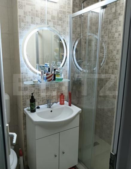 Apartament cu 3 camere, semidecomandat, 84 mp, zona Semicentrală