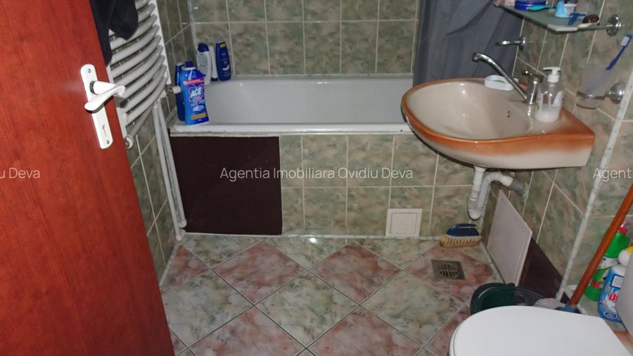 Vand  apartament de 3 camere decomandat in Deva, etaj 2, zona Micro 15, - 6