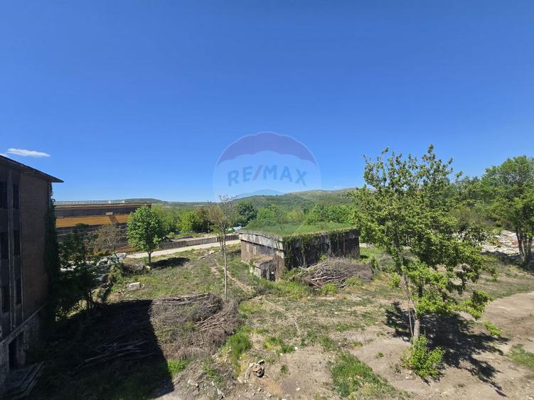Patrimoniu Industrial, teren si clădiri, lângă Castelul Corvinilor