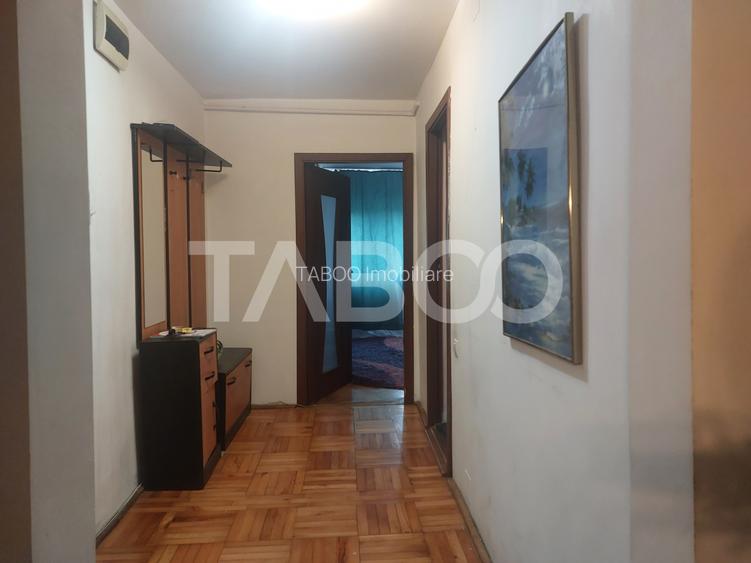Apartament cu 2 camere decomandate si balcon de inchiriat in Strand - 12
