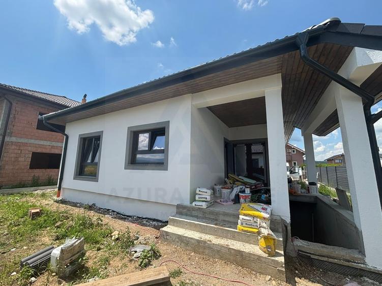Casa premium pe un singur nivel 4 camere terasa pivnita Cristian