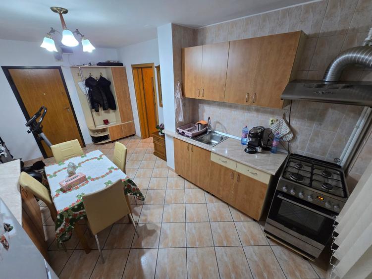 Apartament 2 camere 59mp Sos Colentina McDonald's  vezi video