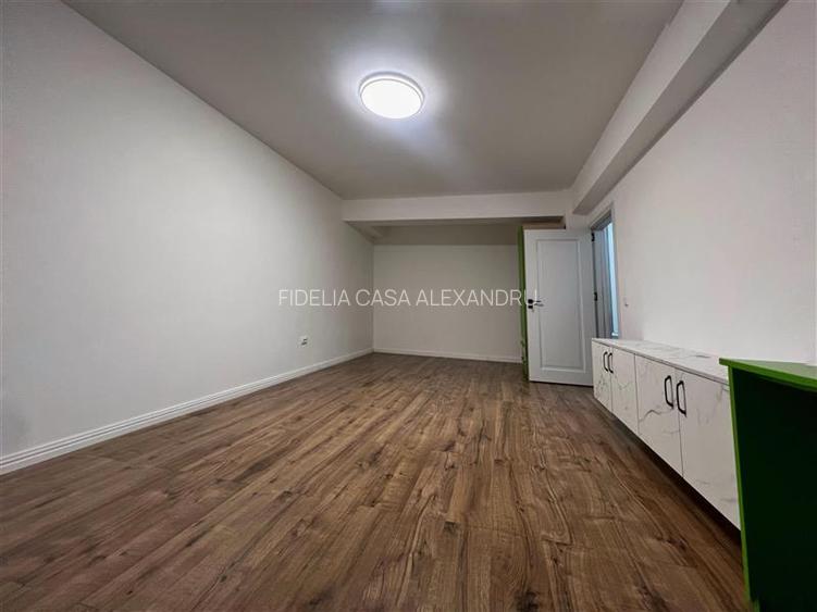 Apartament 2 camere de vânzare | 49 mp utili + grădină 11 mp | Bl - 3
