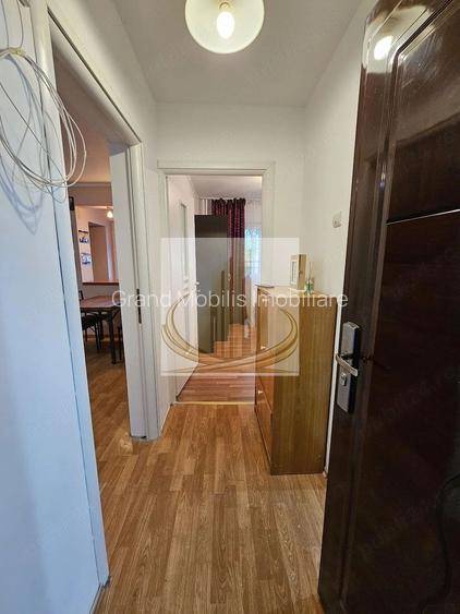 Vând apartament Moldovita, Sector 4, București