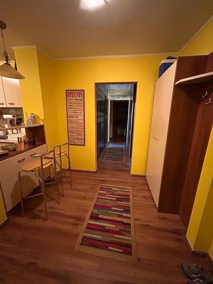 3 CAMERE DECOMANDATE - FAR