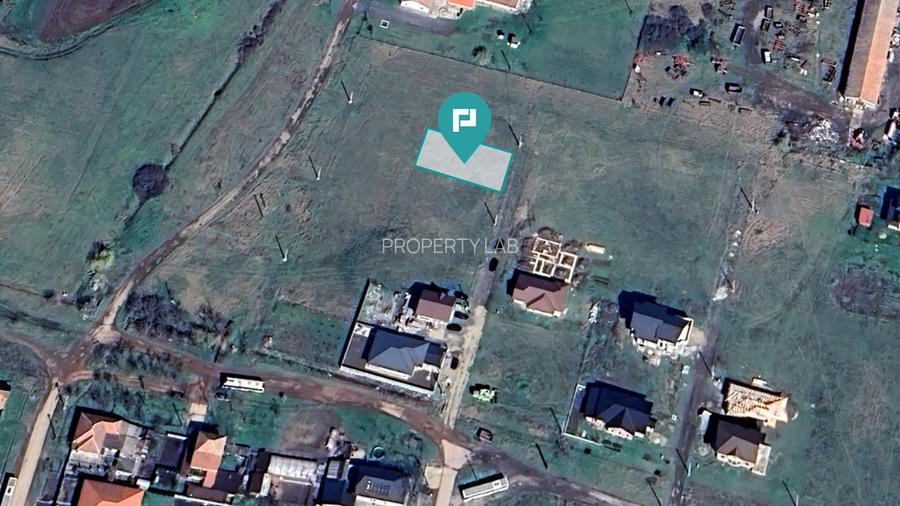 Loc de casa de 448mp în Livada - 2