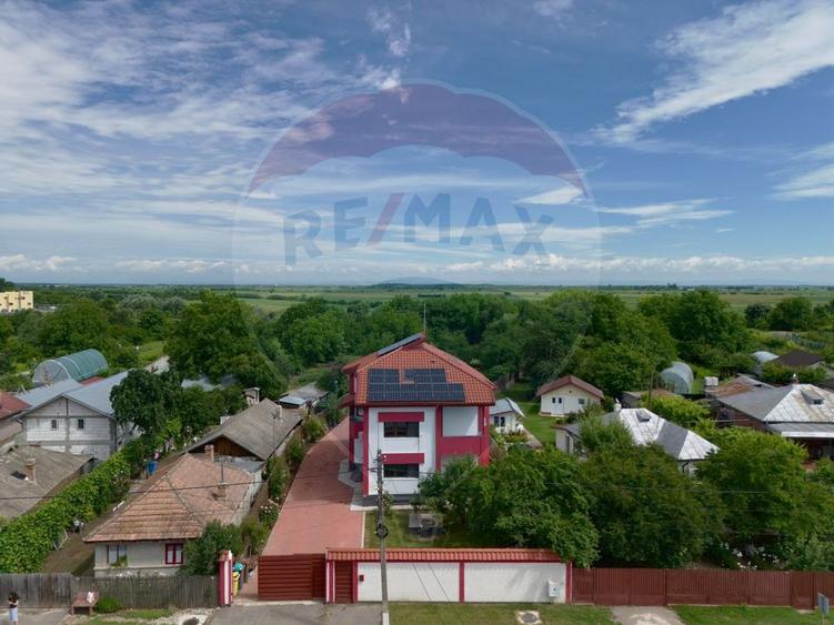 Vila cu Gradina generoasa - Oaza de relaxare in Gruiu