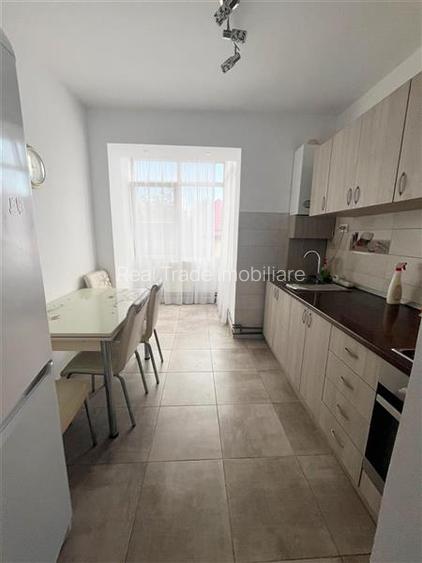 Apartament 2 camere renovat, etajul 1, parcare, Tractorul - 6