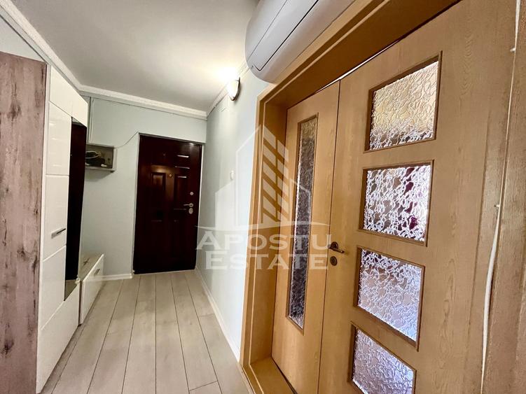 Apartament cu 3 camere, centrala proprie, zona Bucovina