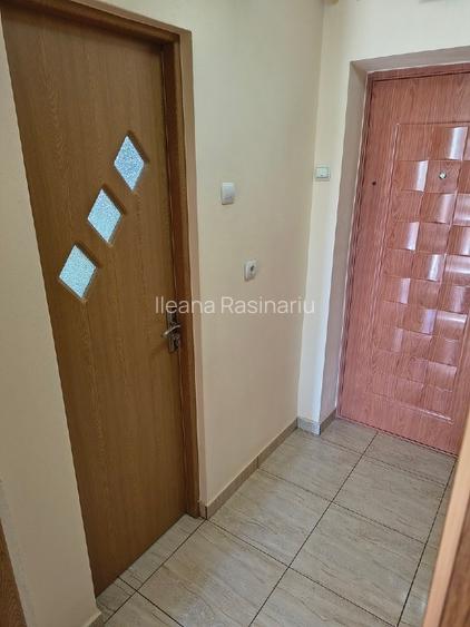 De vanzare garsoniera spatioasa etaj 2 zona Ciserom - 2