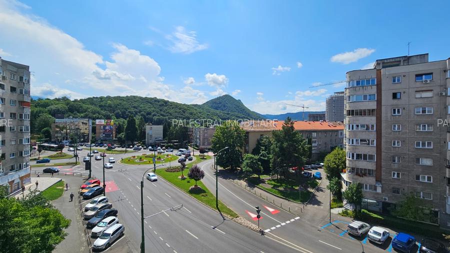 Apartament 3 camere Centrul Civic,renovat,mobilat,vedere Tampa,liber,158000 Euro - 10