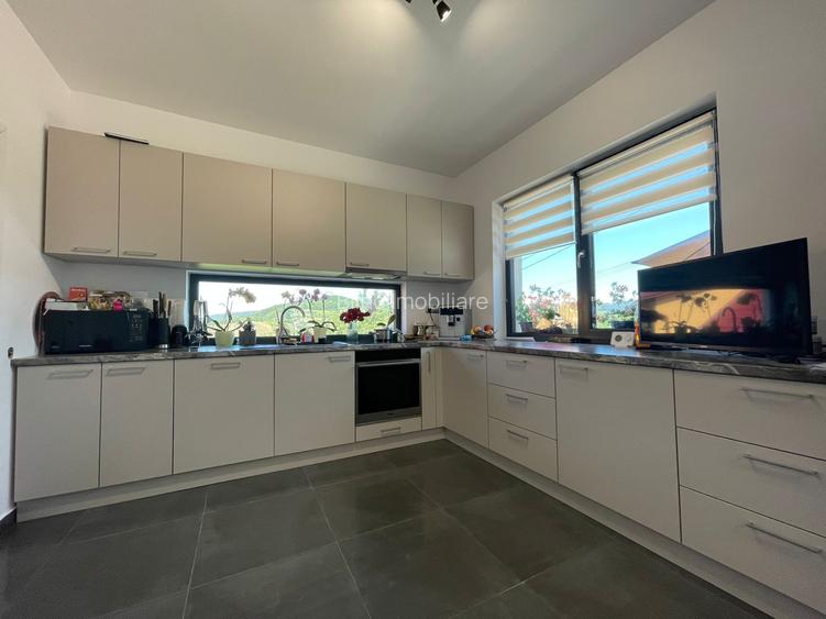 Casă individuala de vanzare cu 4 camere, amplasata pe un teren de 412 mp! - 17