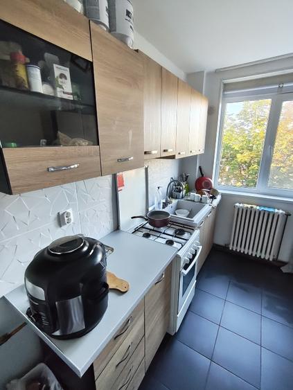 Închiriez apartament 3 camere Zona Podu Ros |Cantemir ,Etaj 3 Vedere Palas