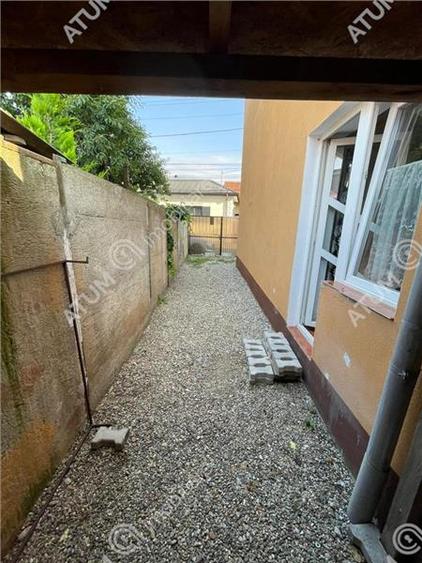 Garsoniera decomandata cu curte situata in zona Terezian din Sibiu